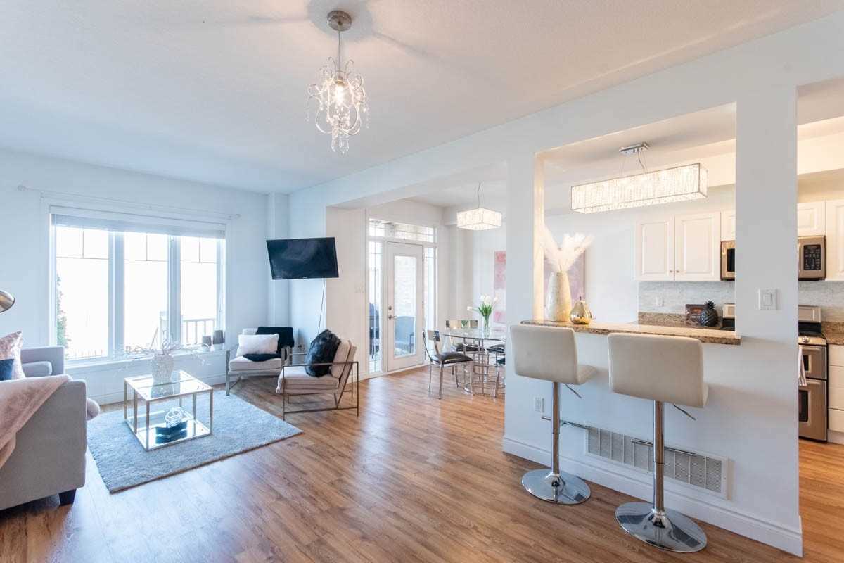 8 Lakelawn Rd
