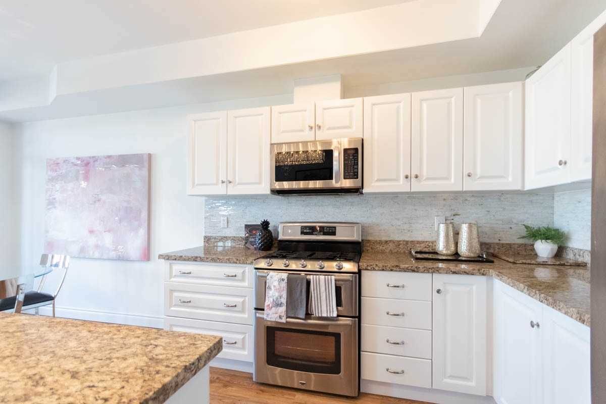8 Lakelawn Rd
