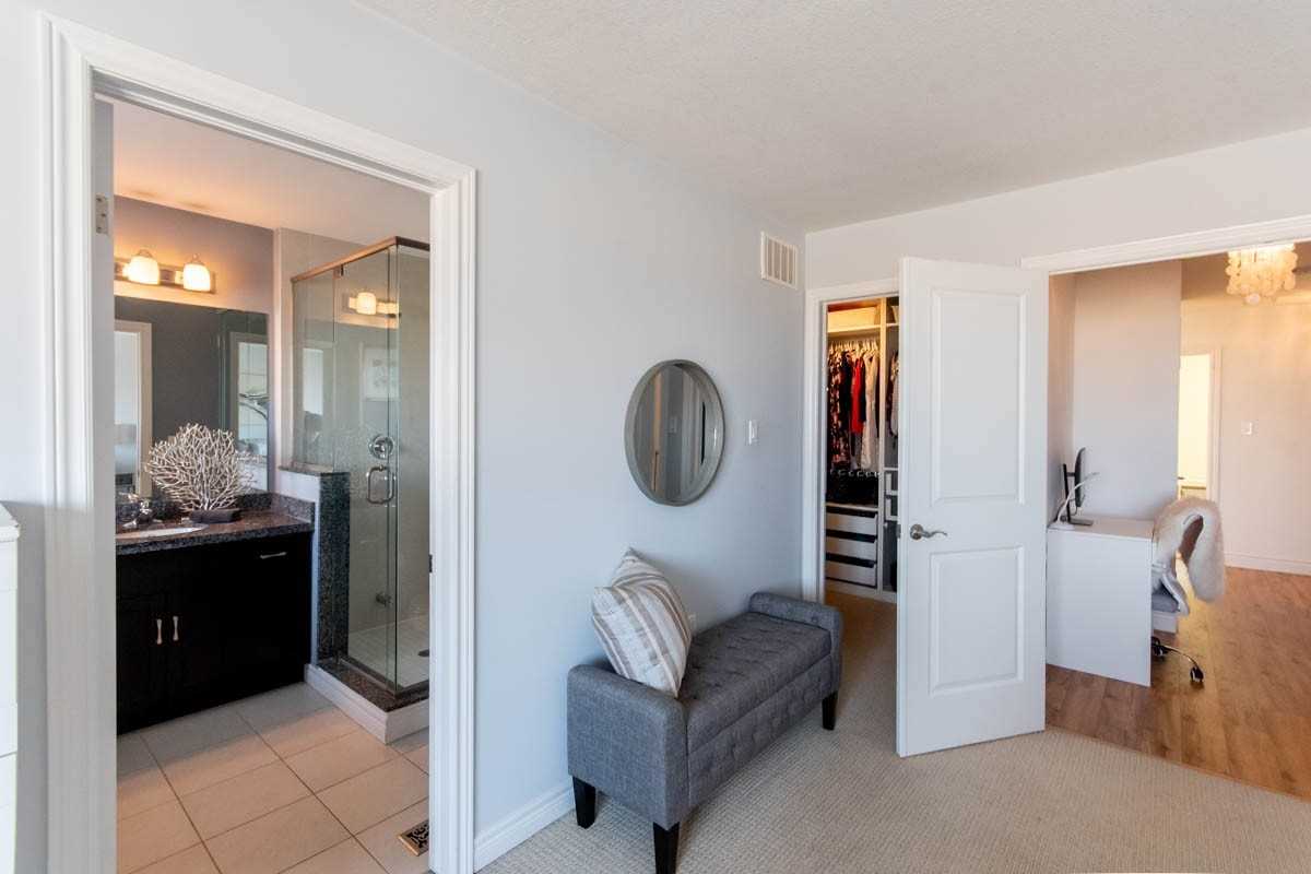 8 Lakelawn Rd