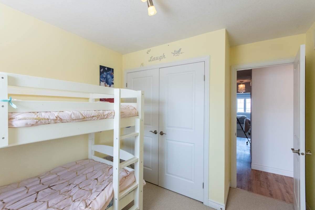 8 Lakelawn Rd