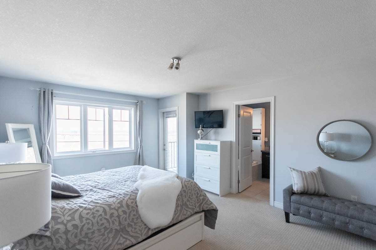 8 Lakelawn Rd