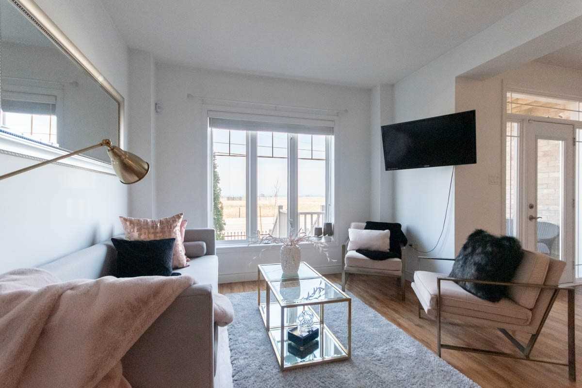 8 Lakelawn Rd