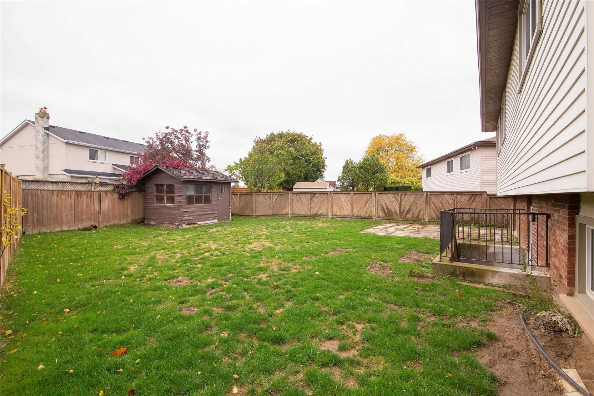 225 Athenia Dr