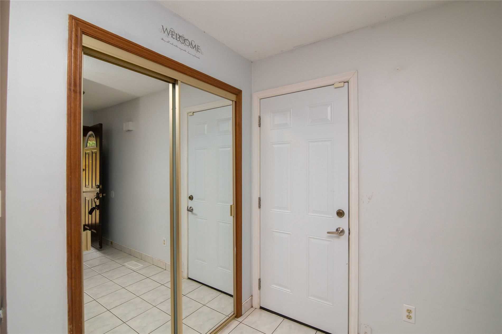 225 Athenia Dr