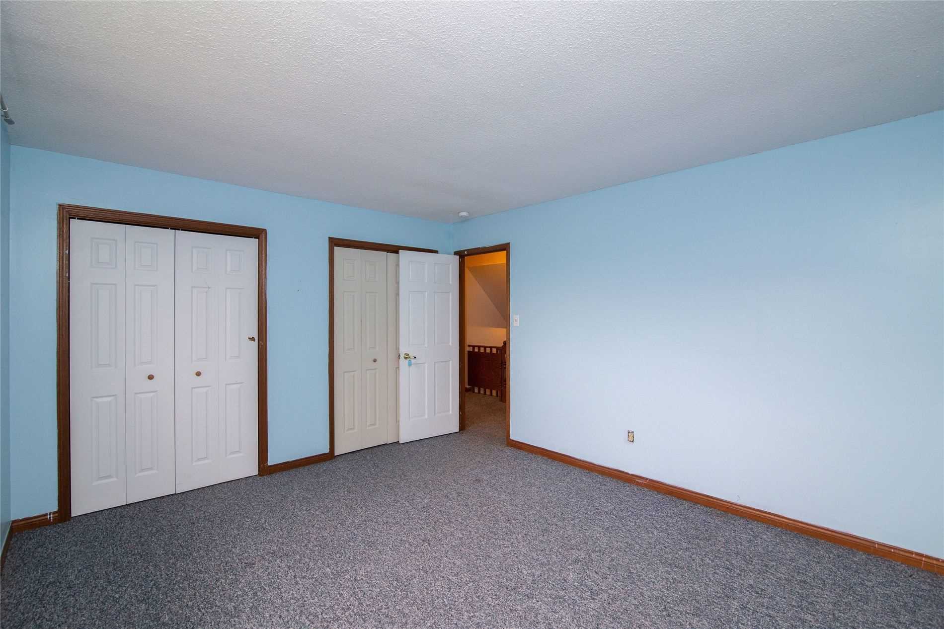 225 Athenia Dr