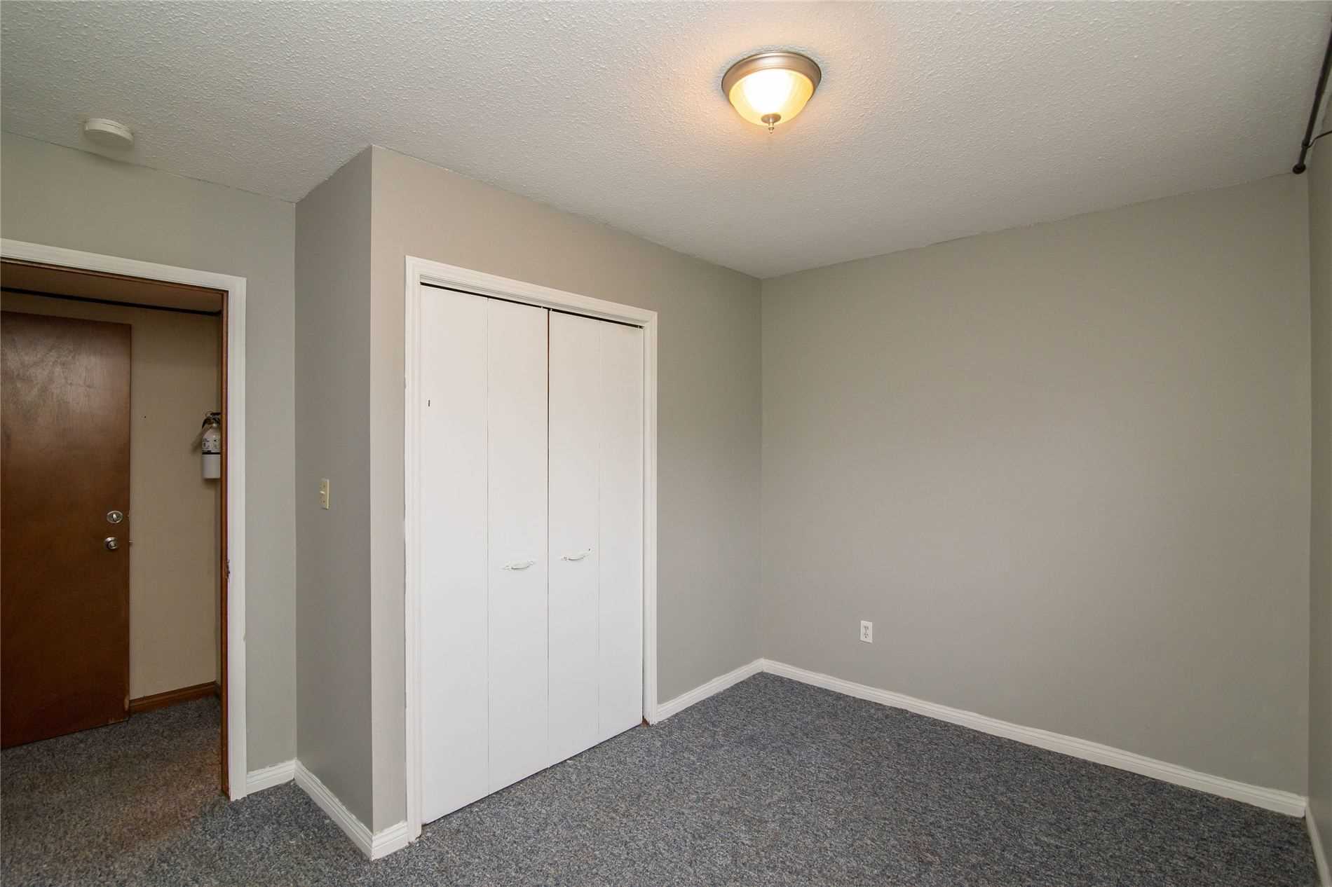 225 Athenia Dr