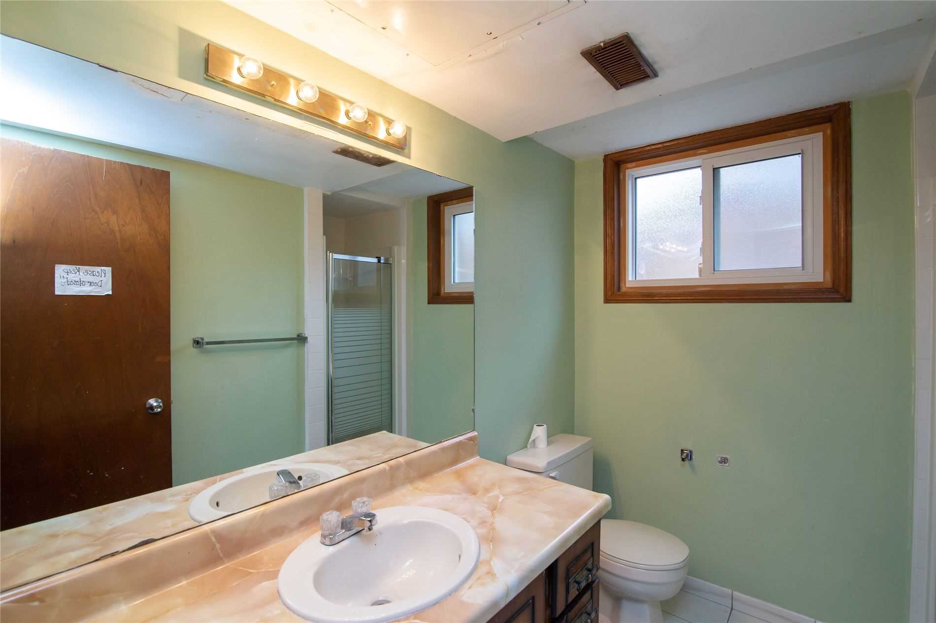 225 Athenia Dr