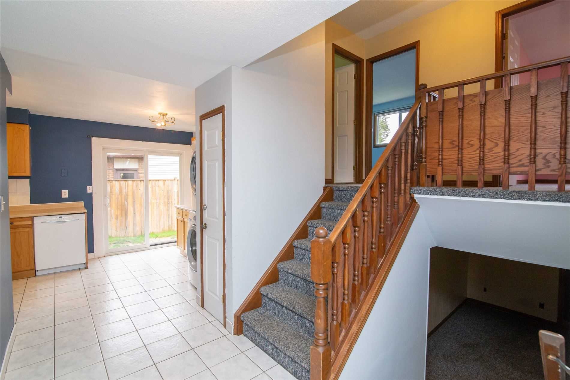 225 Athenia Dr
