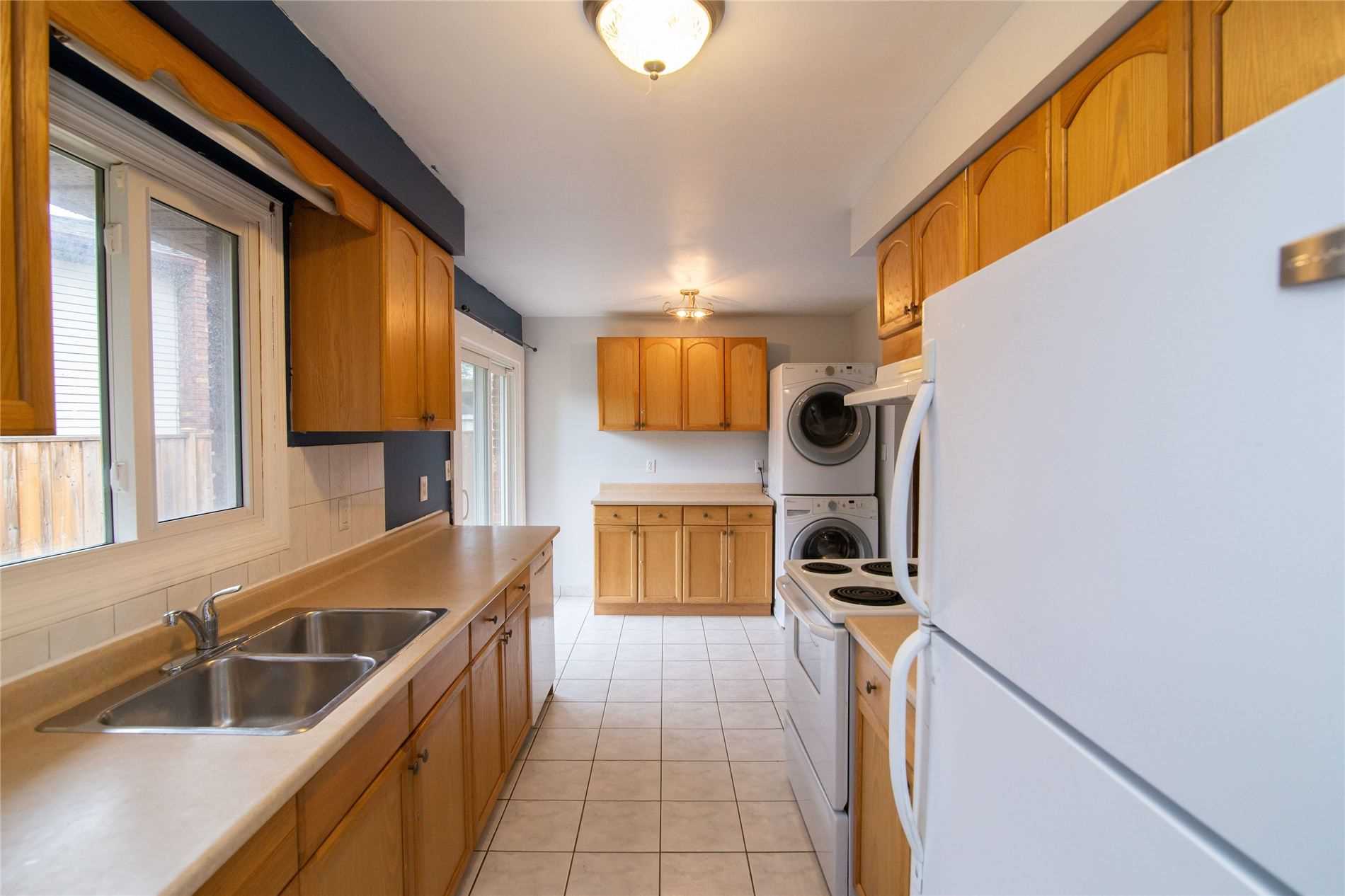 225 Athenia Dr