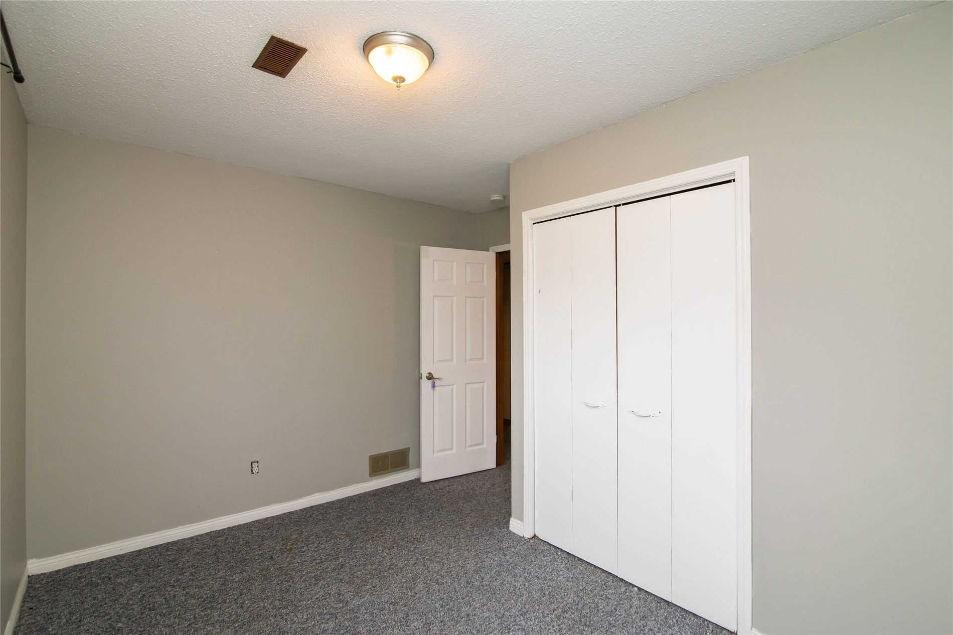 225 Athenia Dr