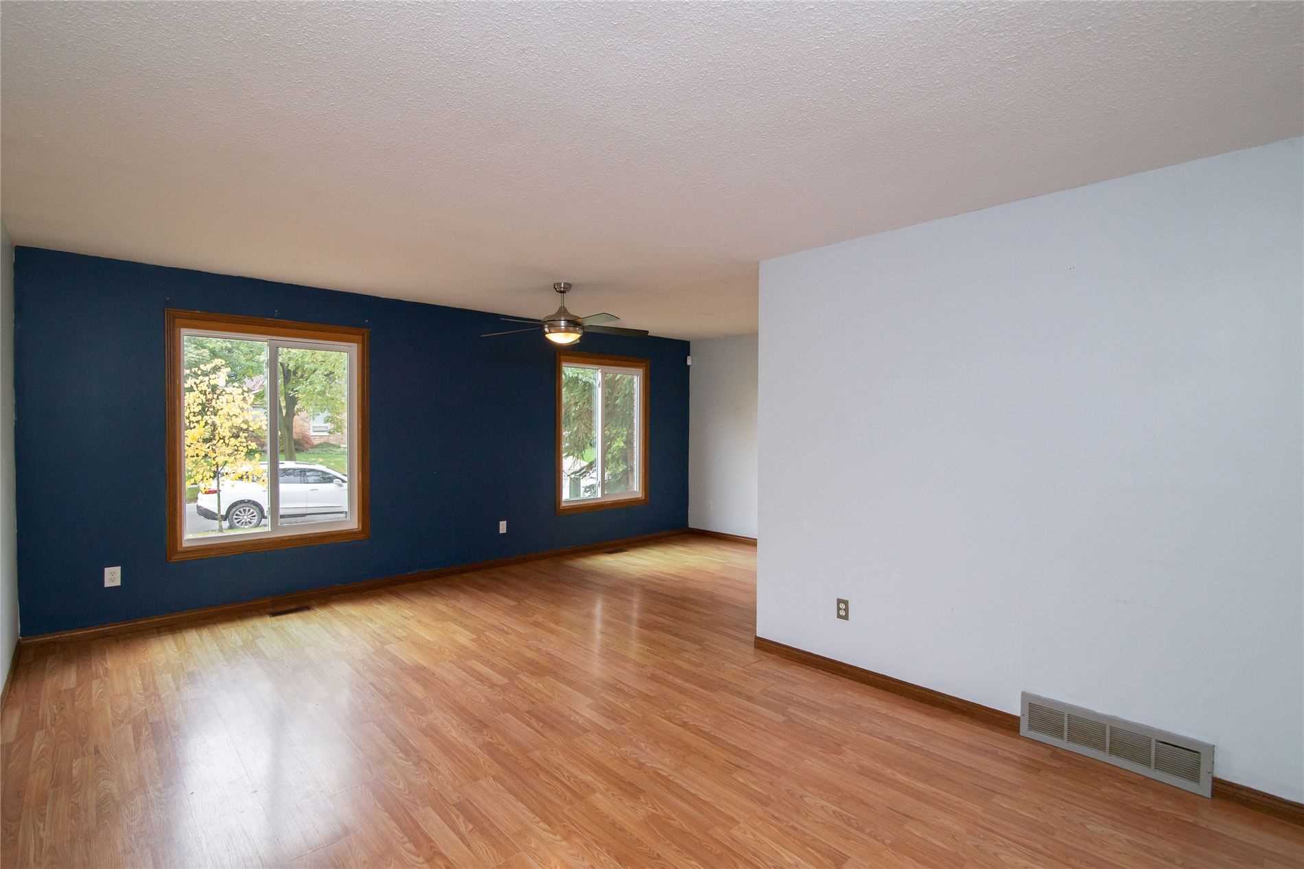 225 Athenia Dr