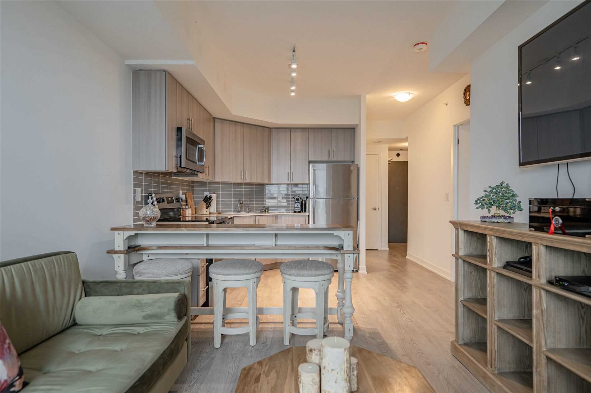 550 North Service Rd, #217