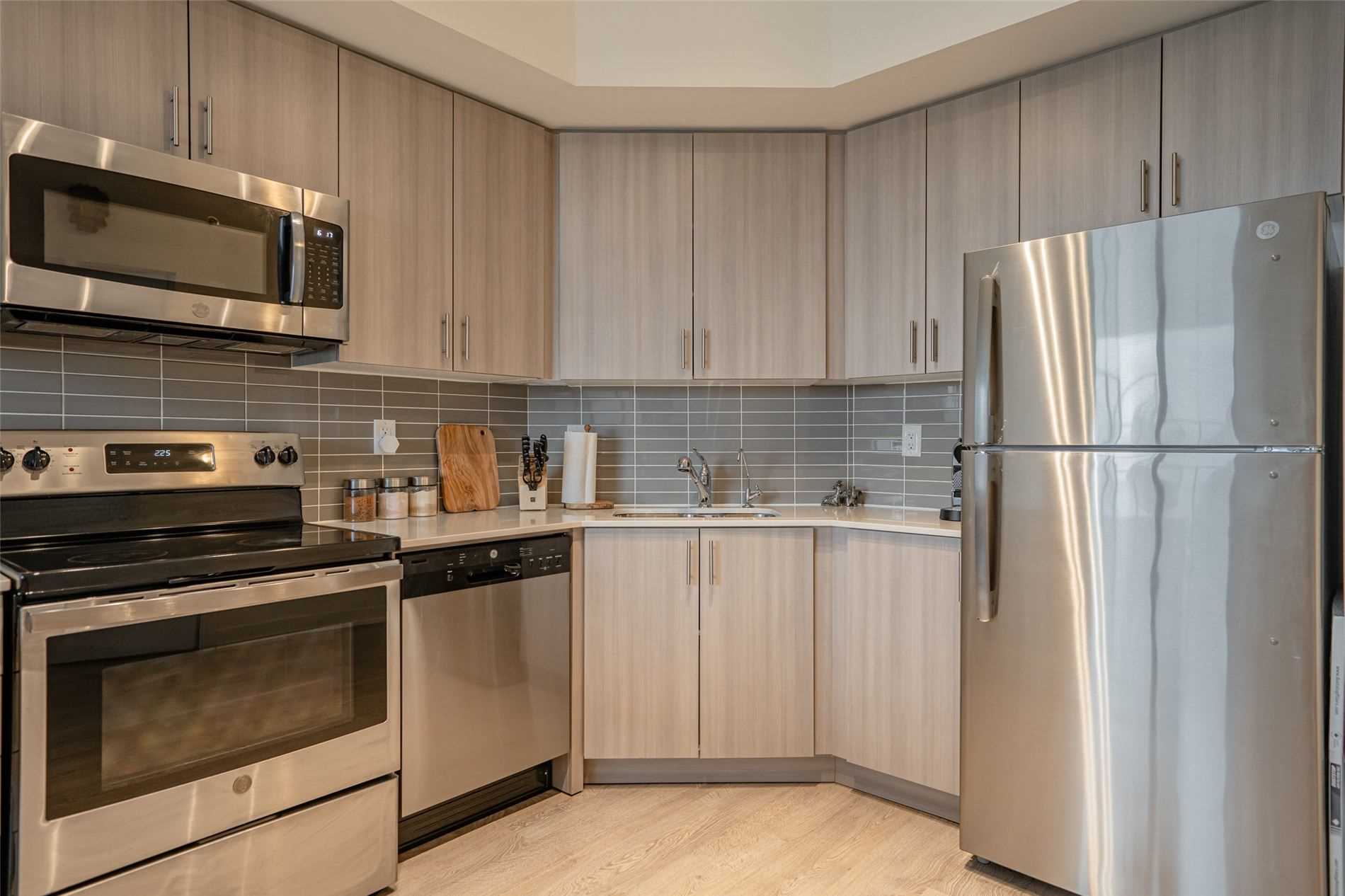 550 North Service Rd, #217