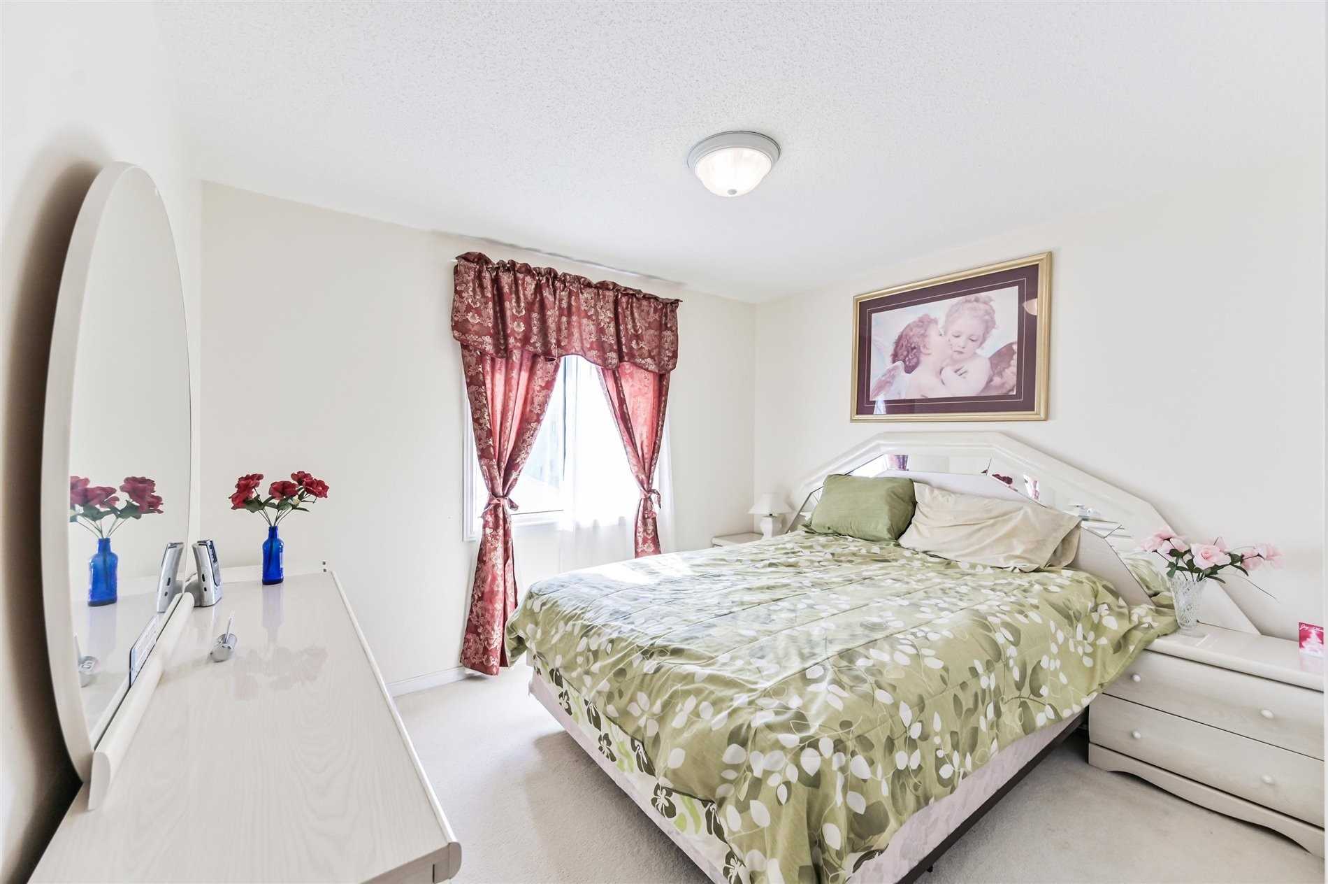362 Highbrook Cres