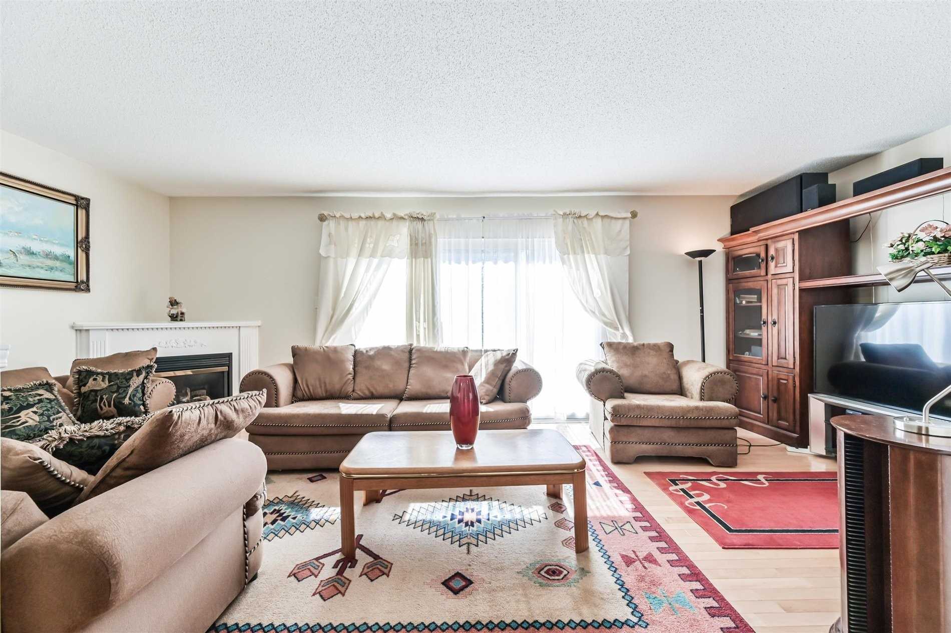 362 Highbrook Cres