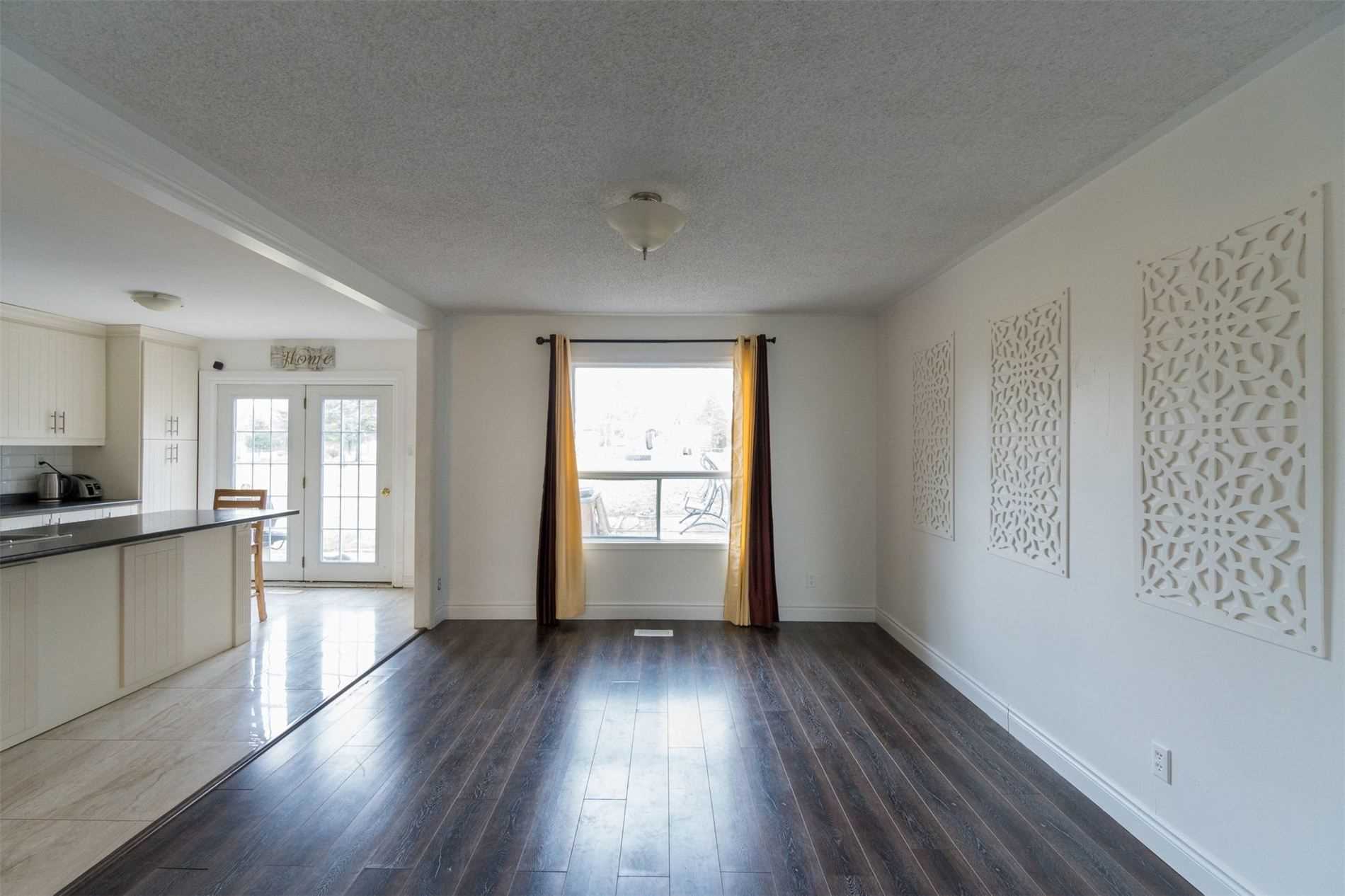 11 Peter St