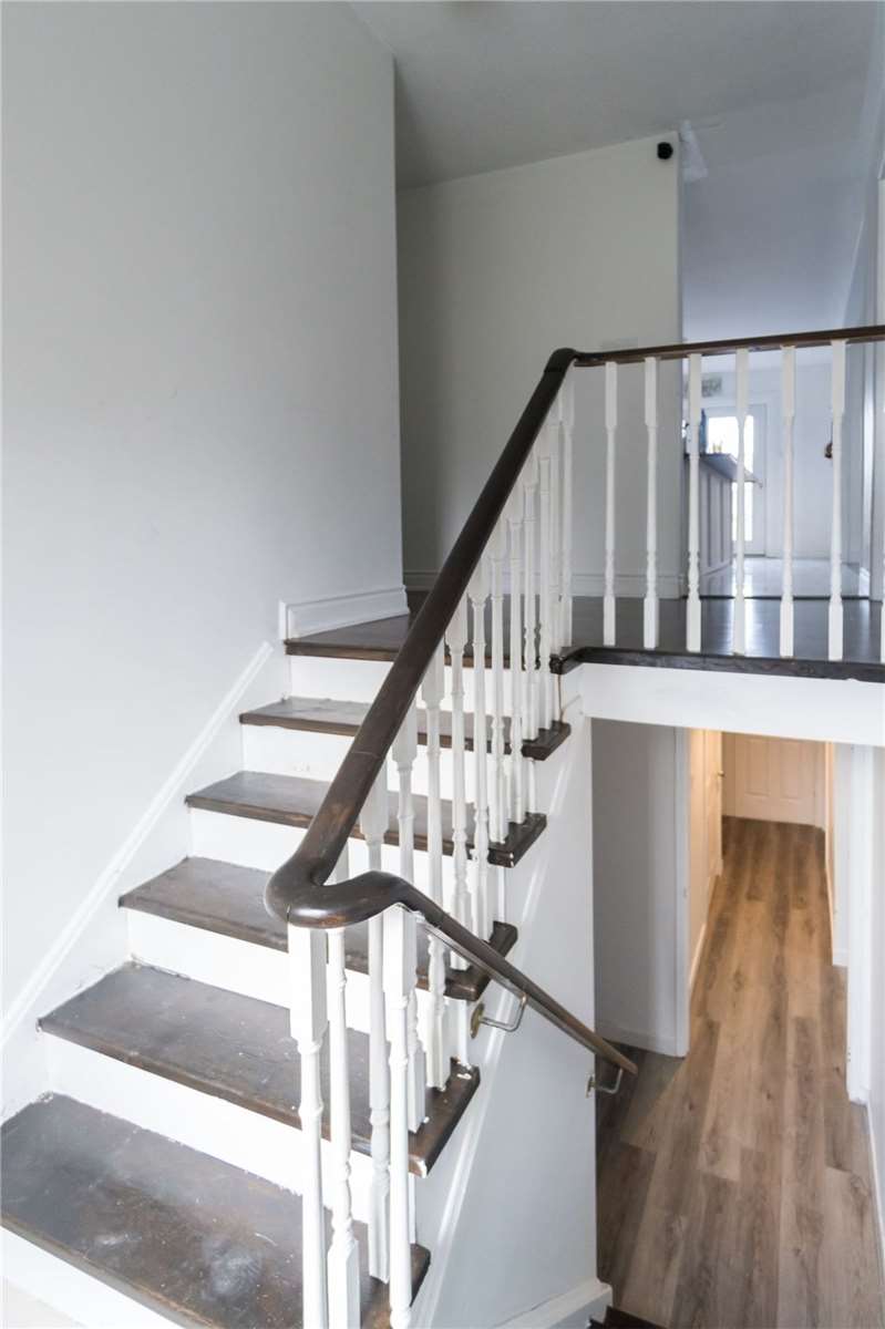 11 Peter St