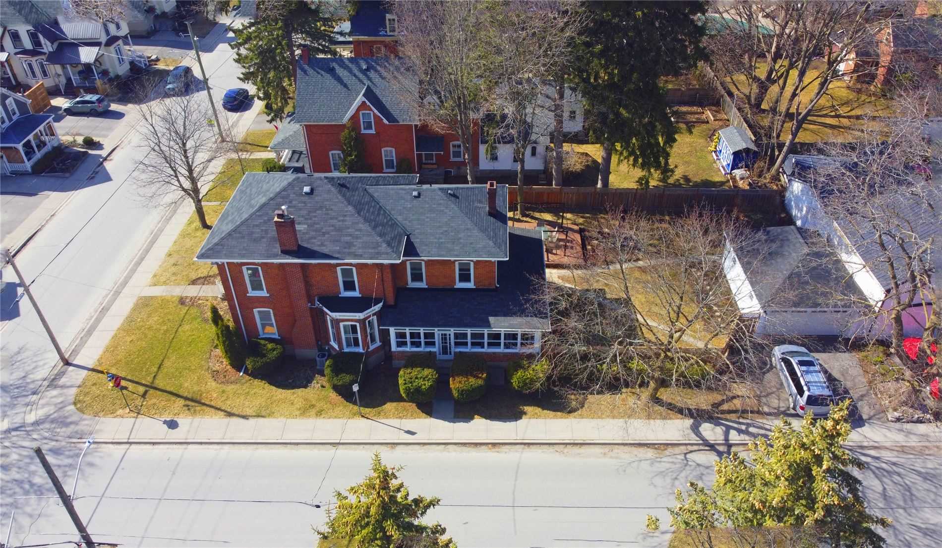 18 Centre St