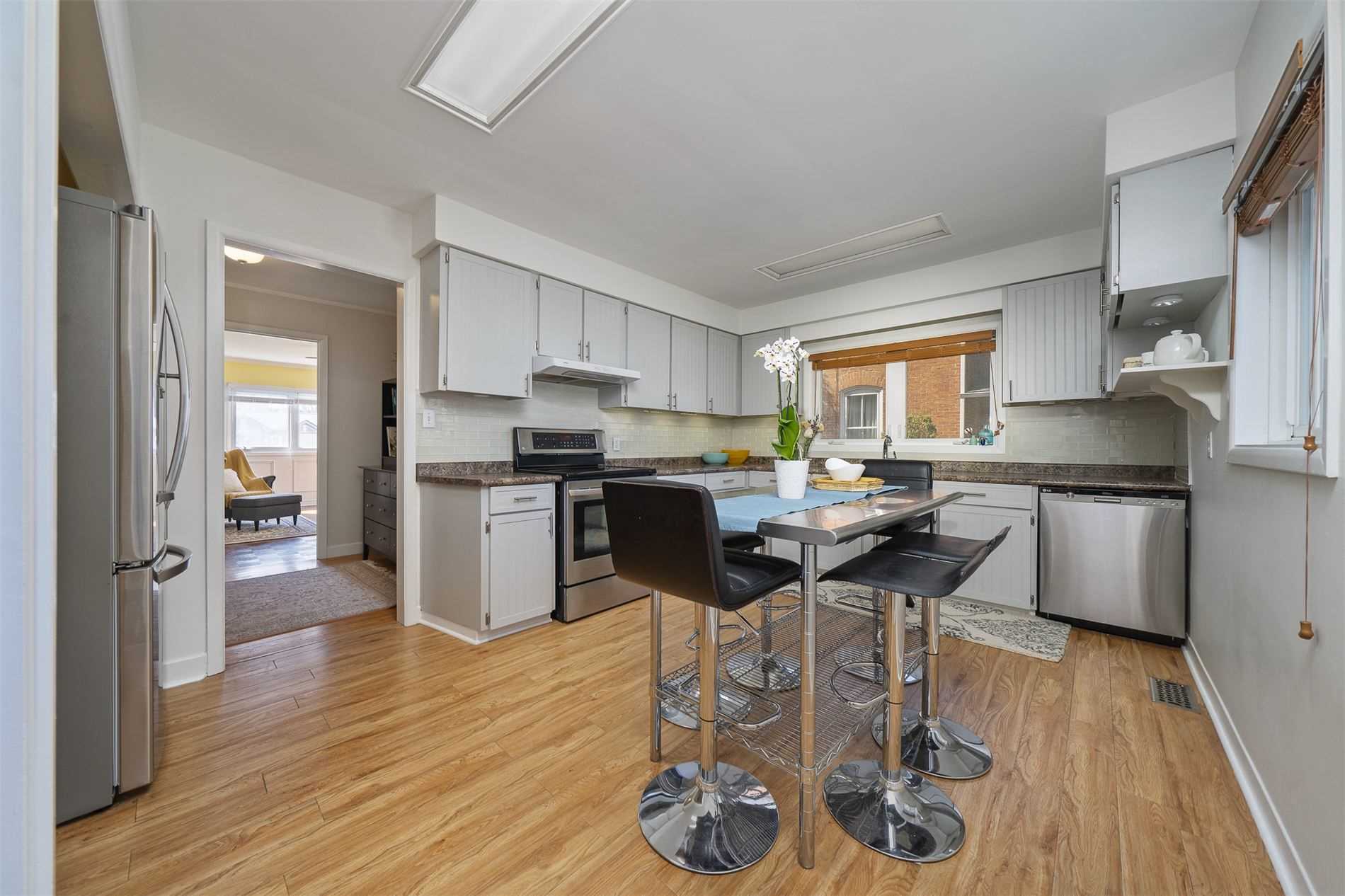 18 Centre St