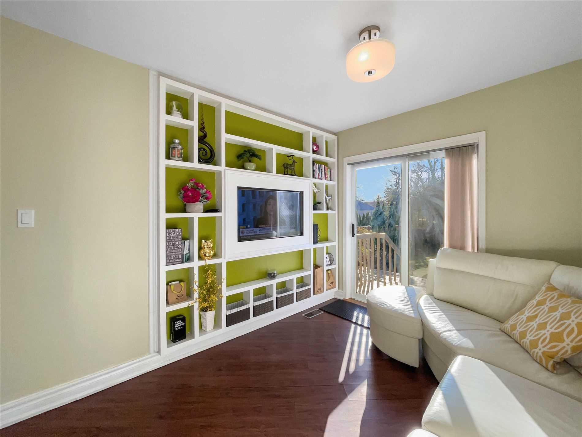 128 Prince Charles Dr