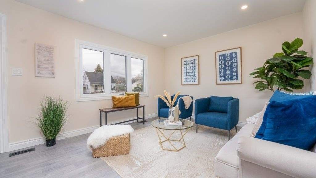 6 John St