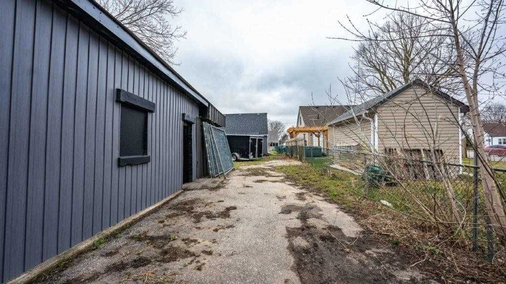 6 John St