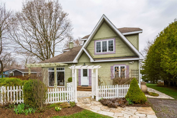 300 Island Rd, Prince Edward County