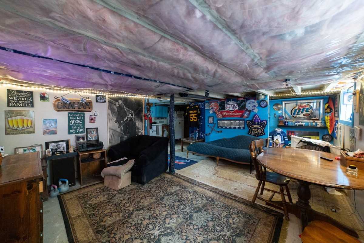 20 Tasker St