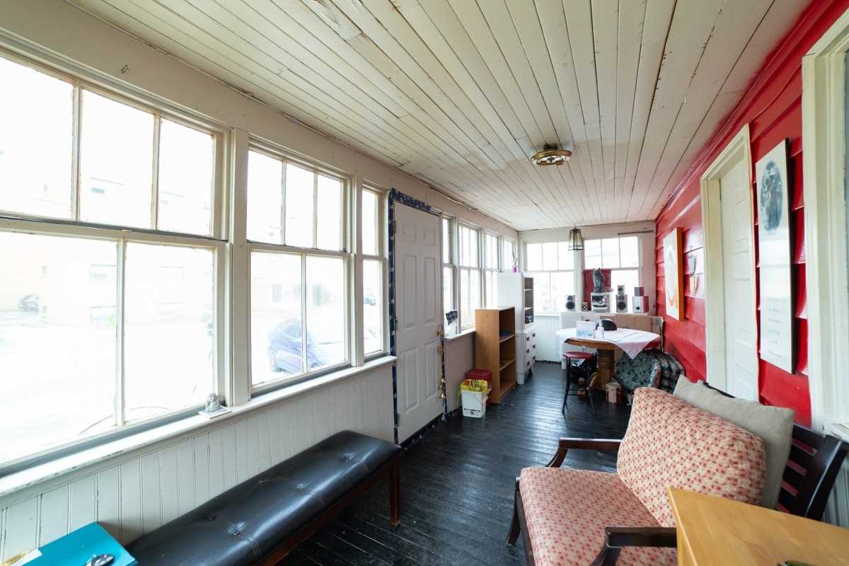 20 Tasker St