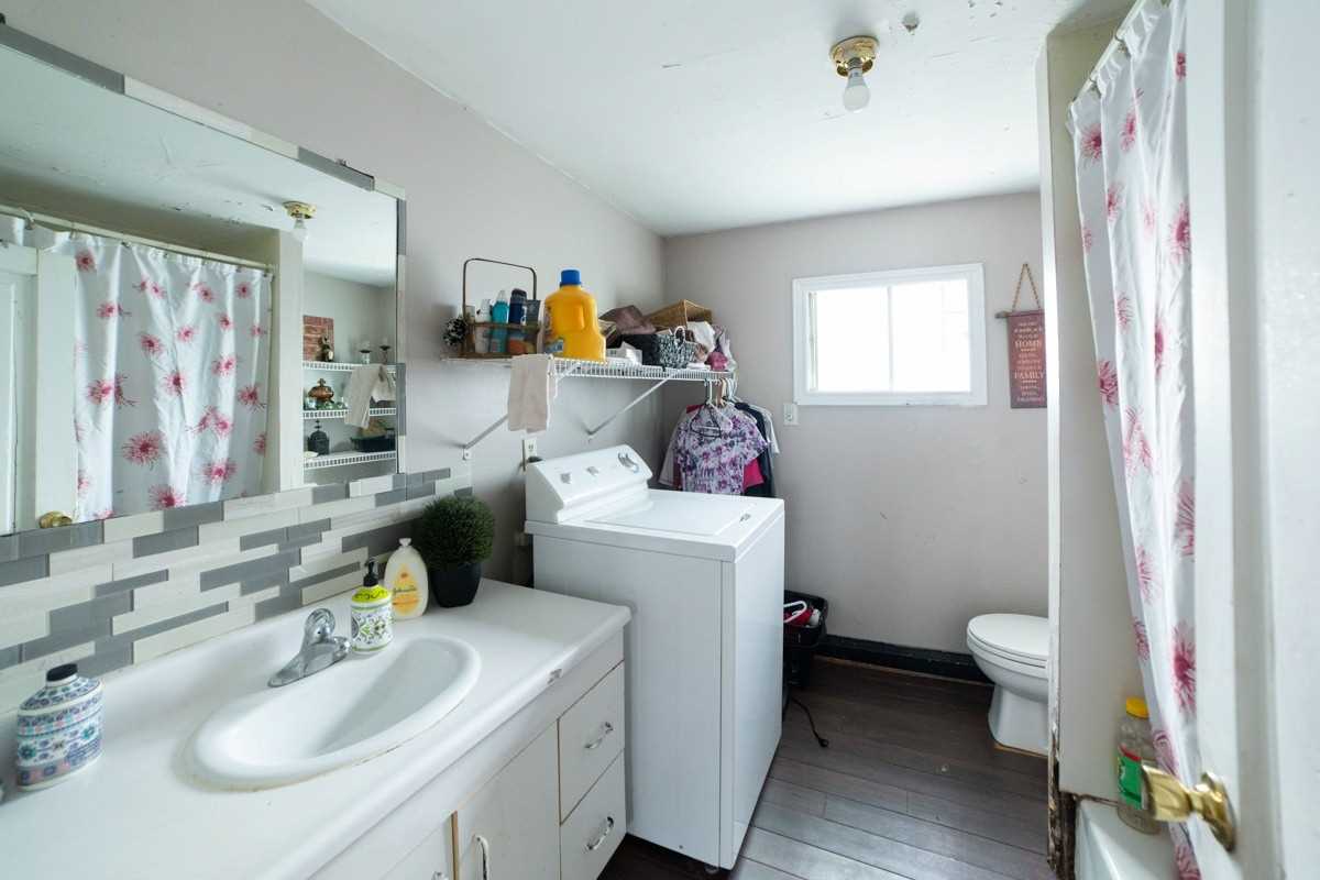 20 Tasker St