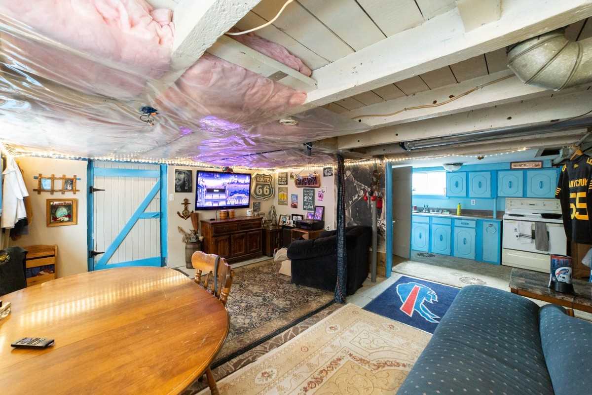 20 Tasker St
