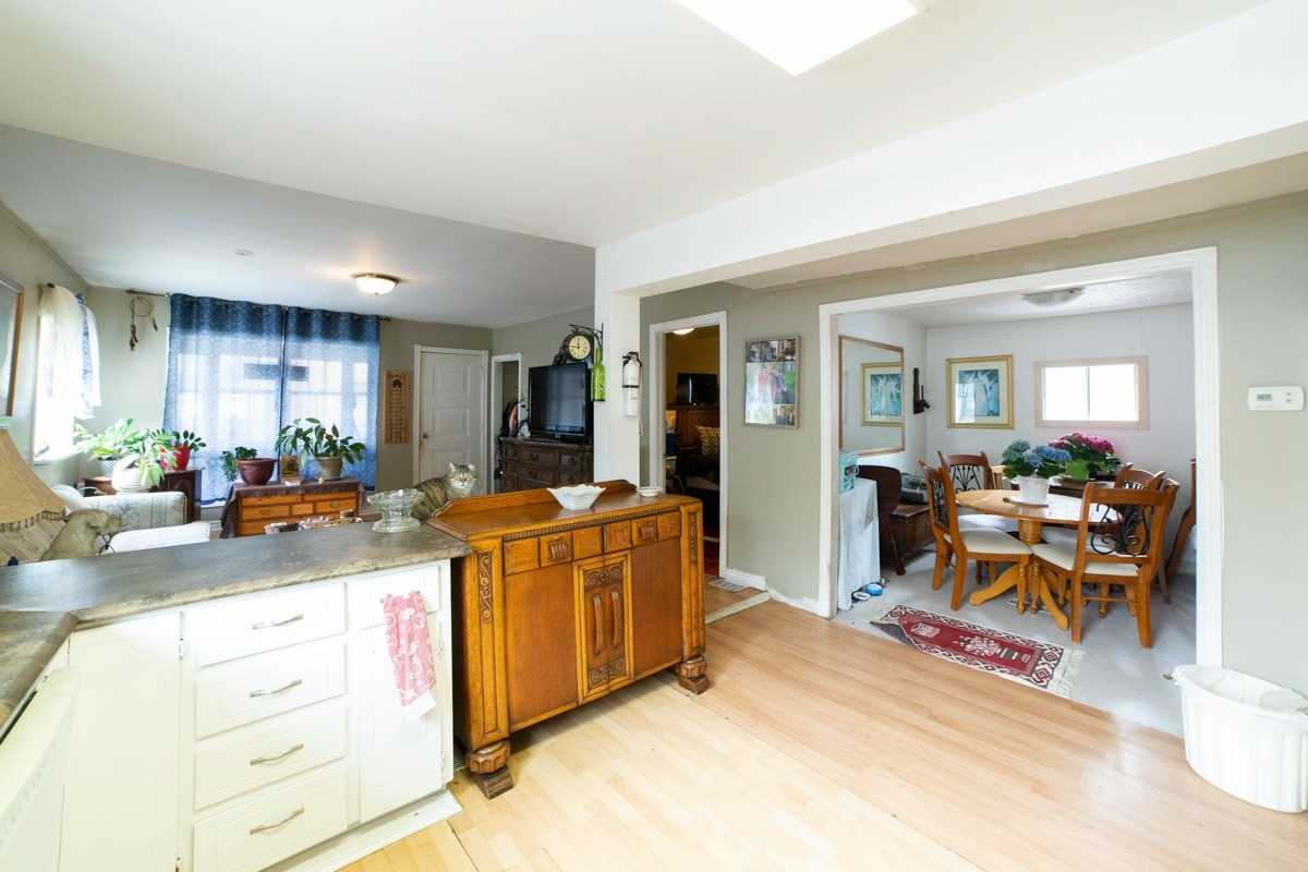 20 Tasker St