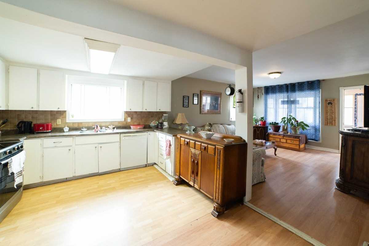 20 Tasker St