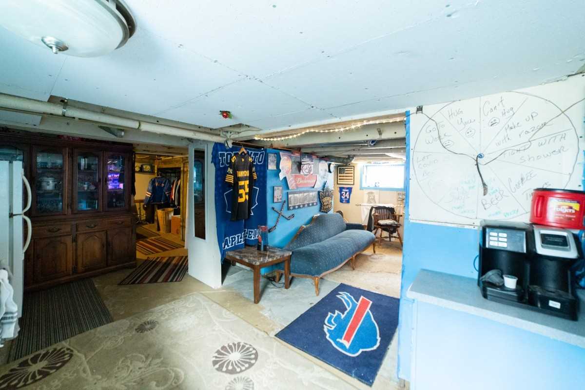 20 Tasker St