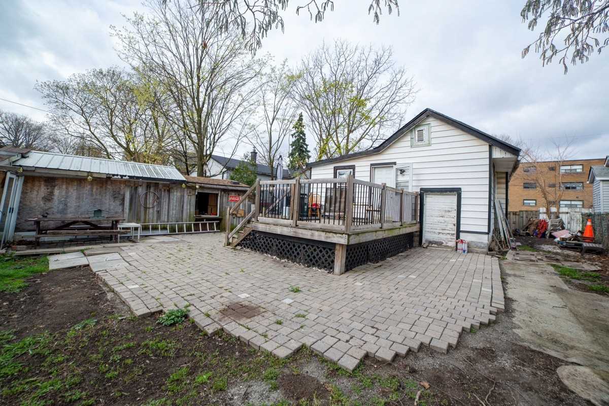 20 Tasker St