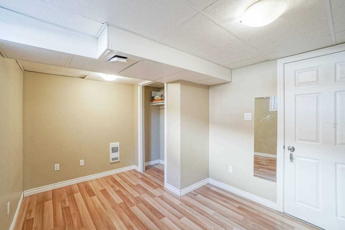 30 Orchard Mill Cres