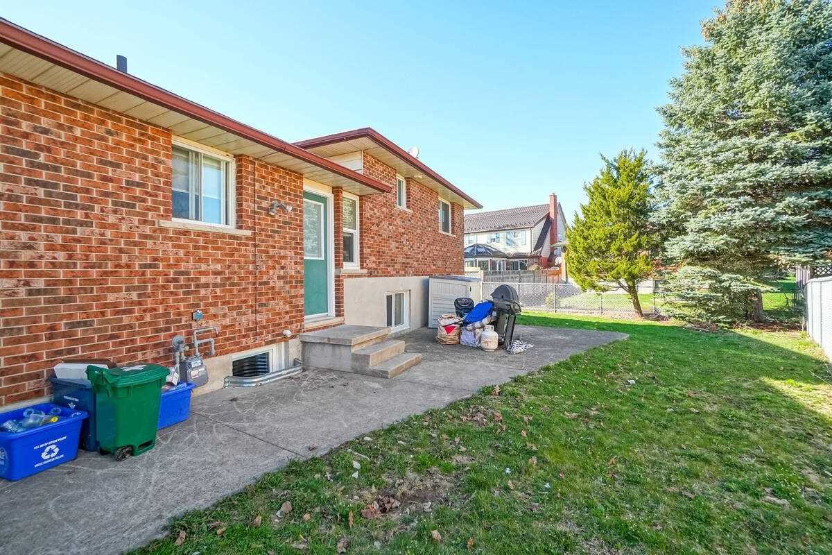30 Orchard Mill Cres