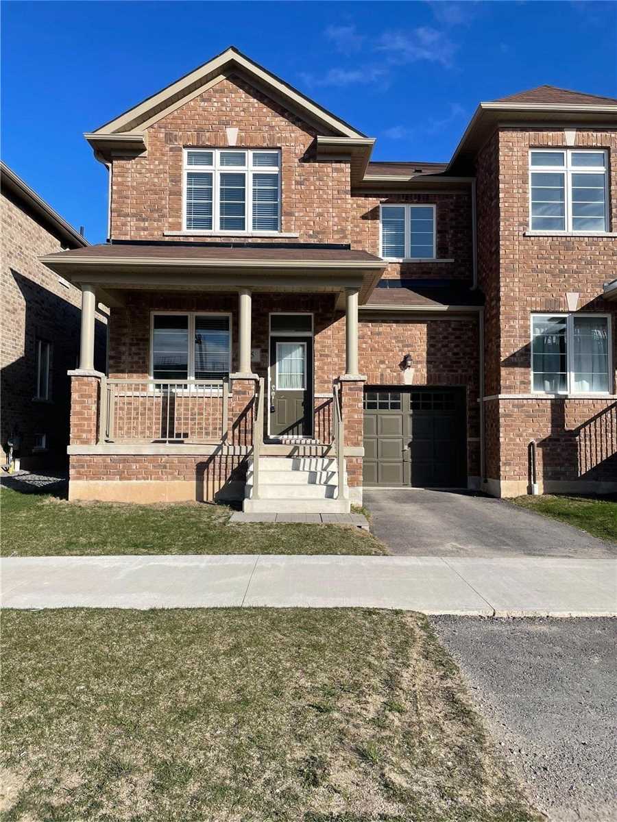 35 Riverwalk Dr