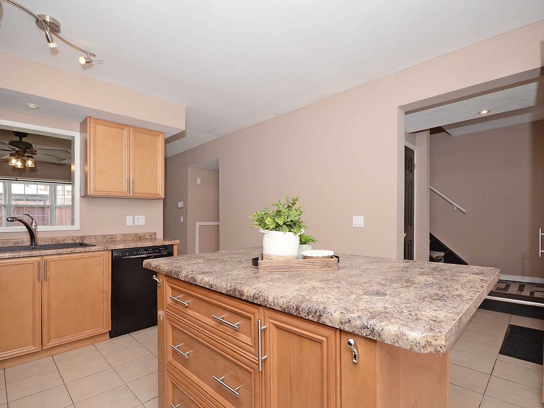 Listing X5211426 - Large Photo # 13