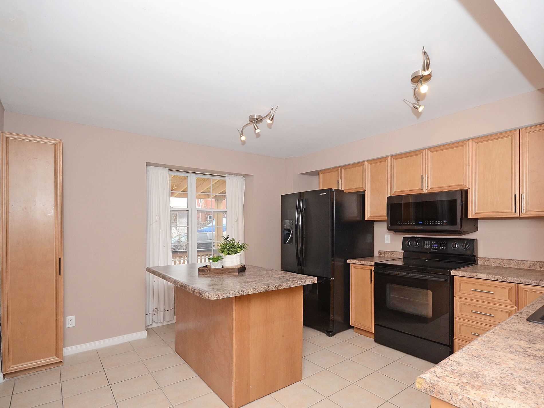 Listing X5211426 - Large Photo # 10