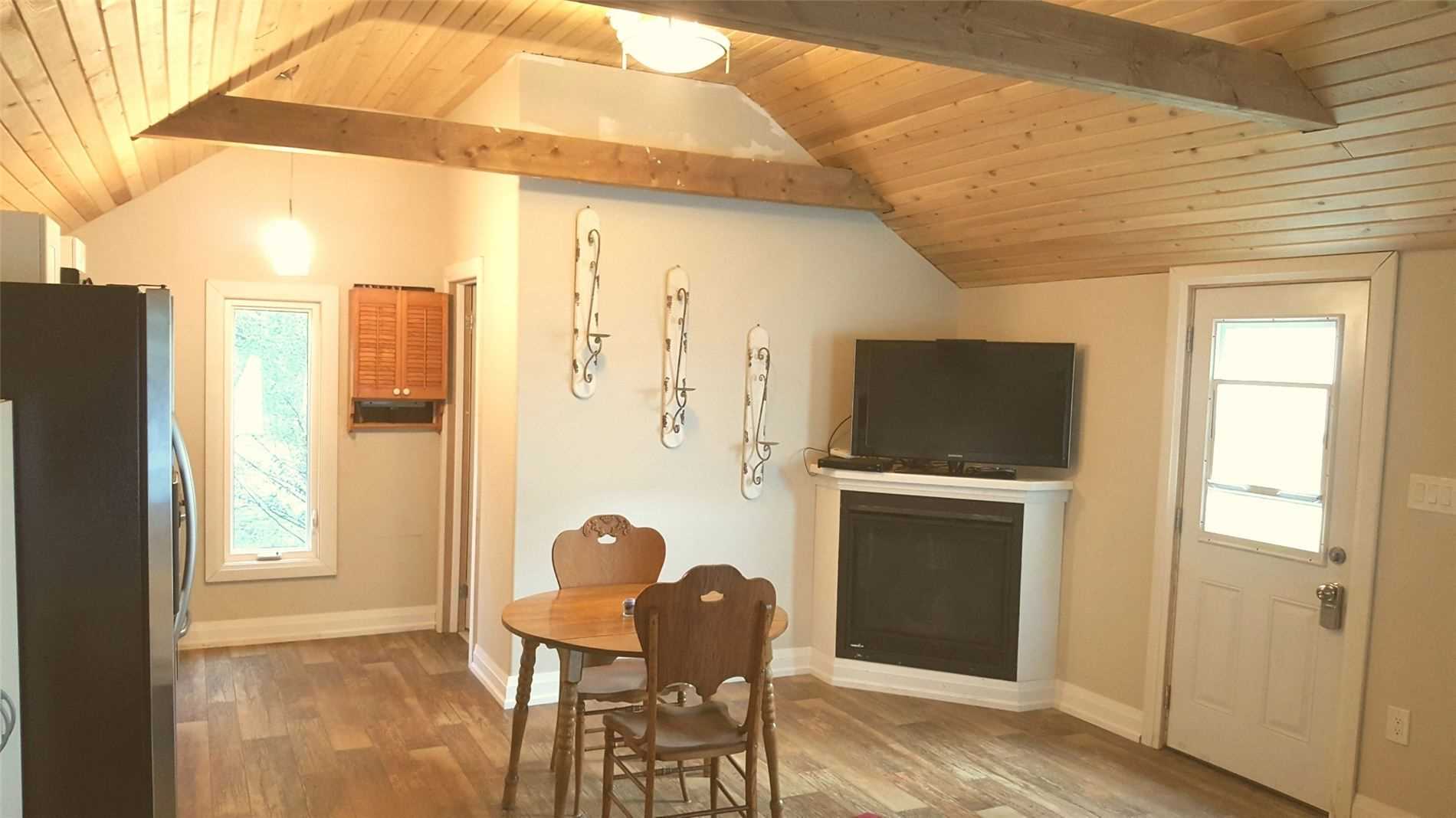 3 Woodland Lane