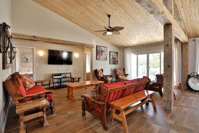 3 Woodland Lane