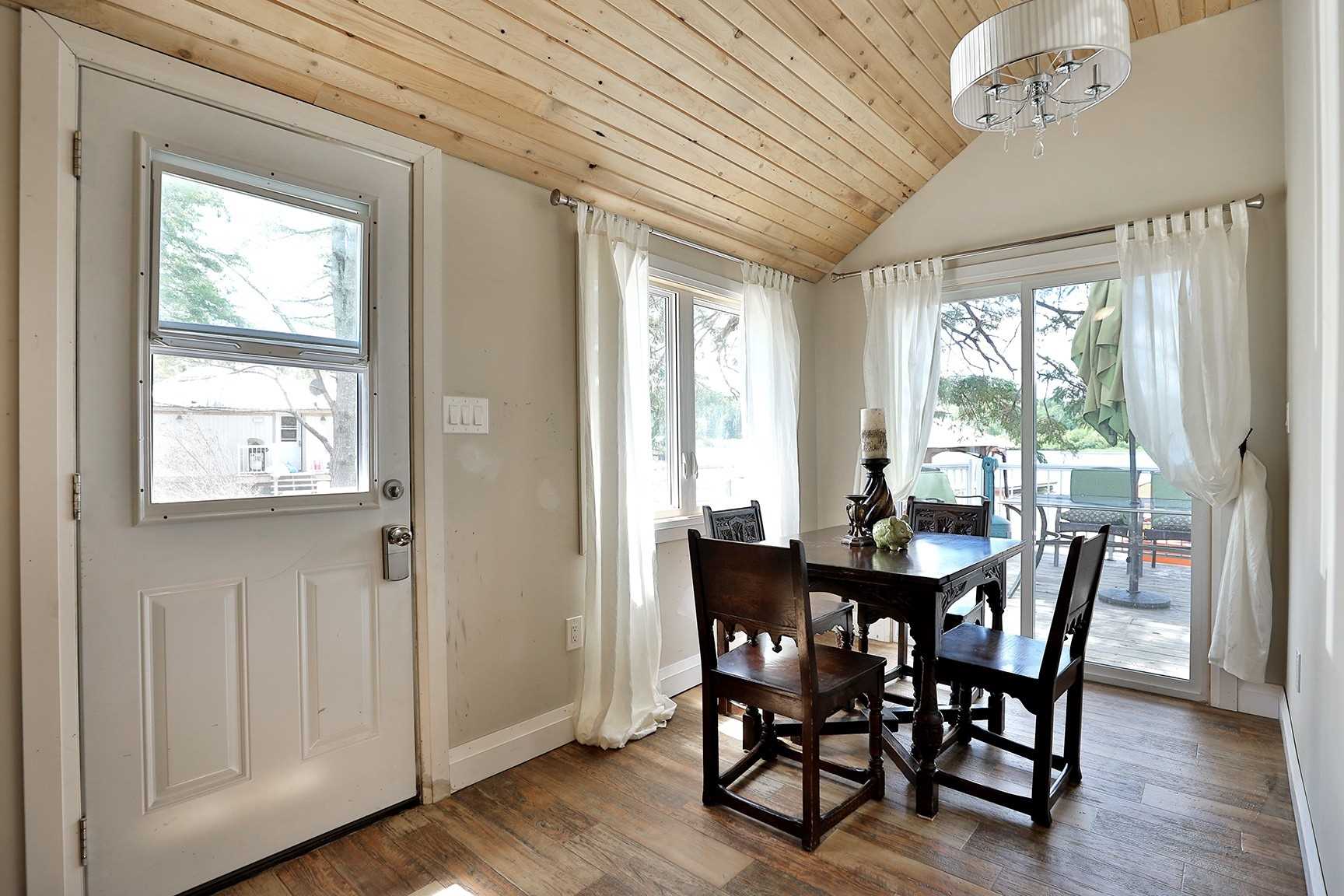 3 Woodland Lane