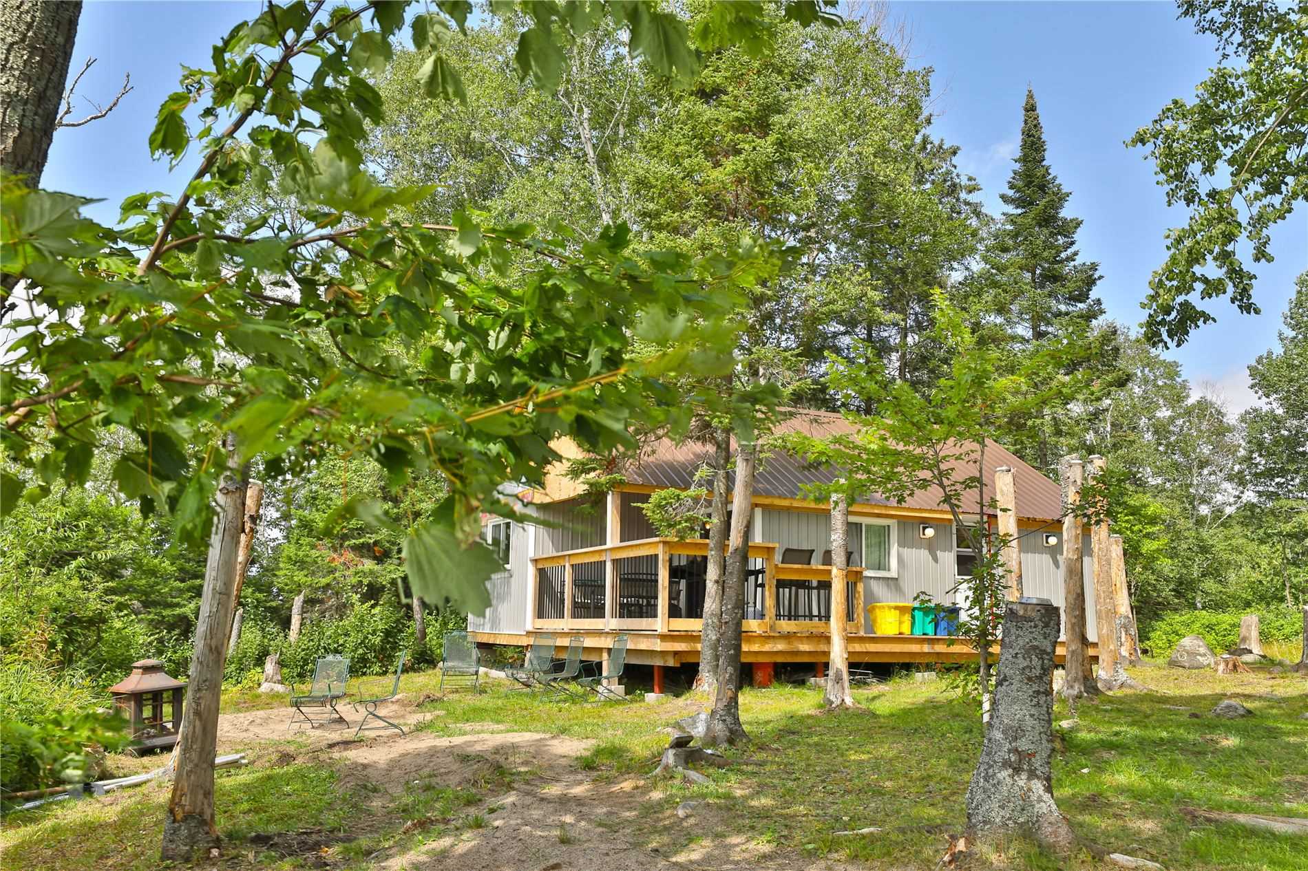 3 Woodland Lane