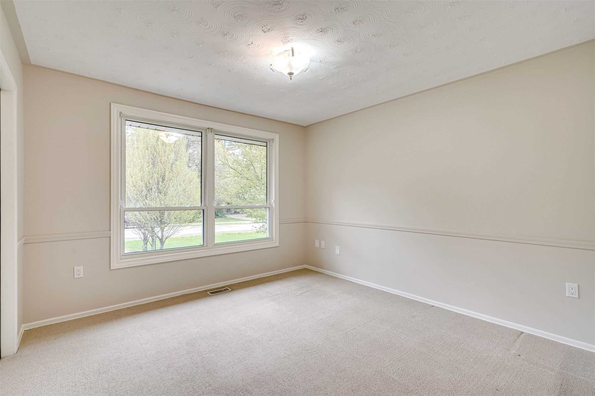 34 Jerseyville Rd E