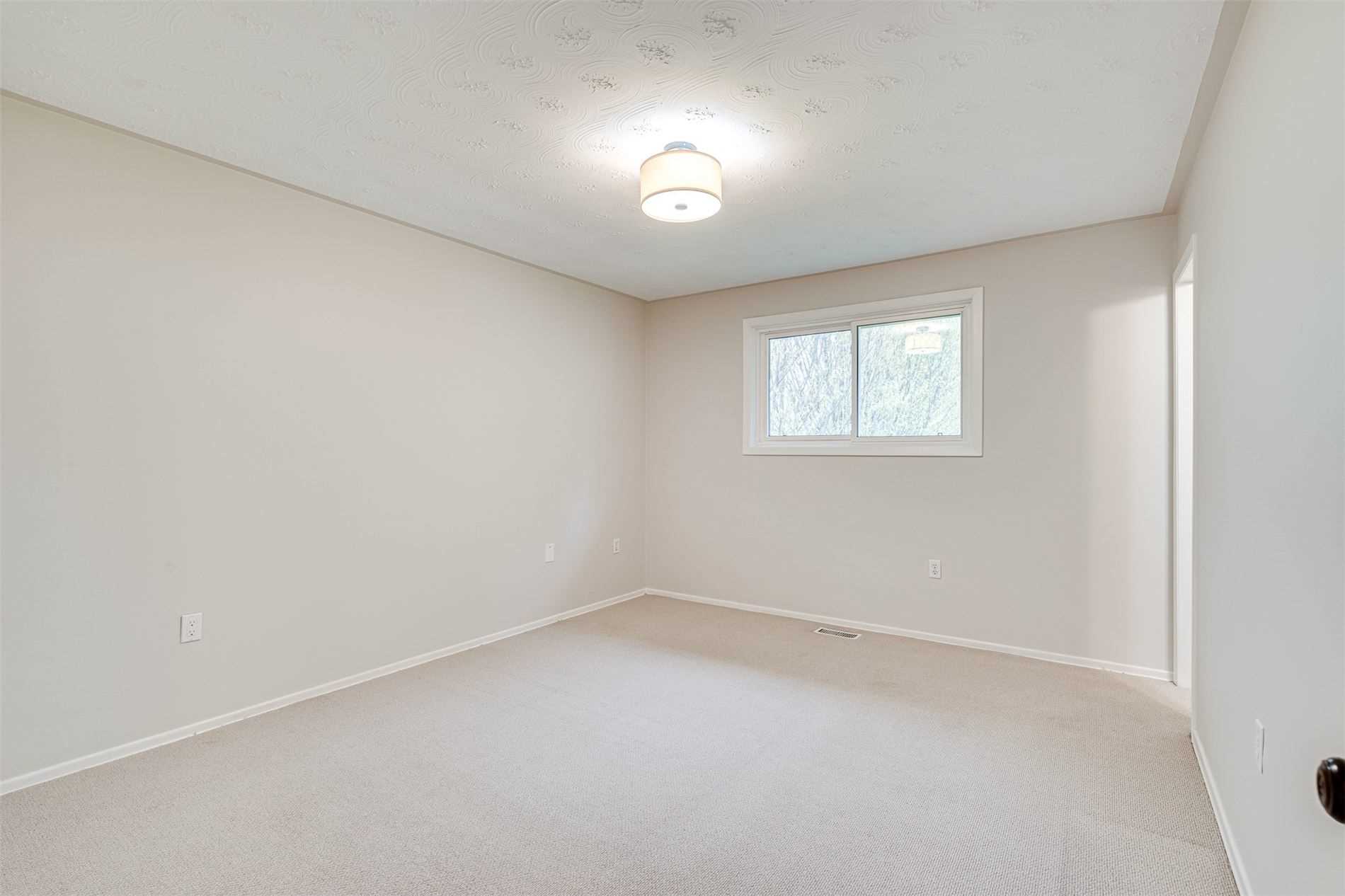 34 Jerseyville Rd E