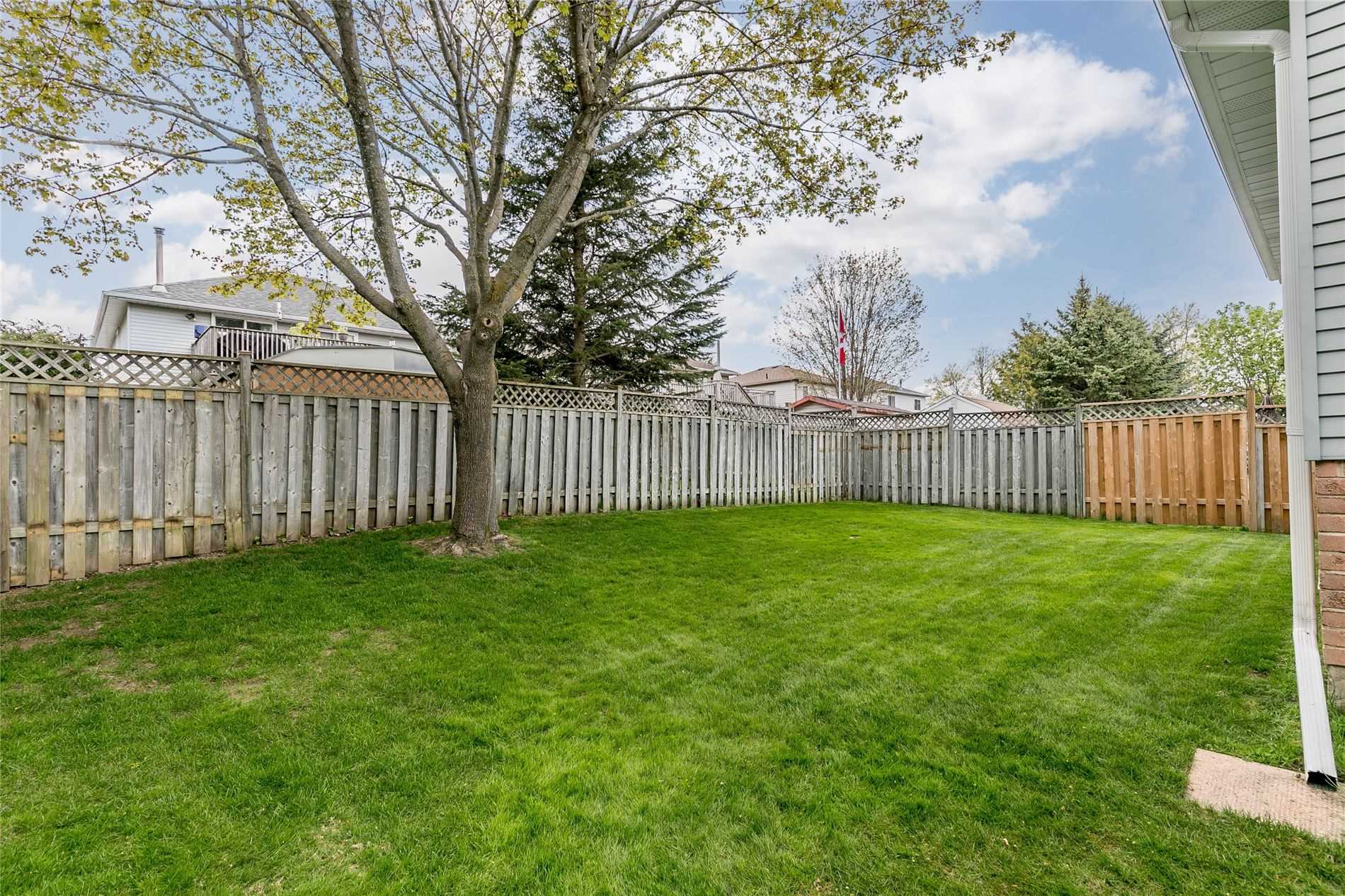 648 Canfield Pl