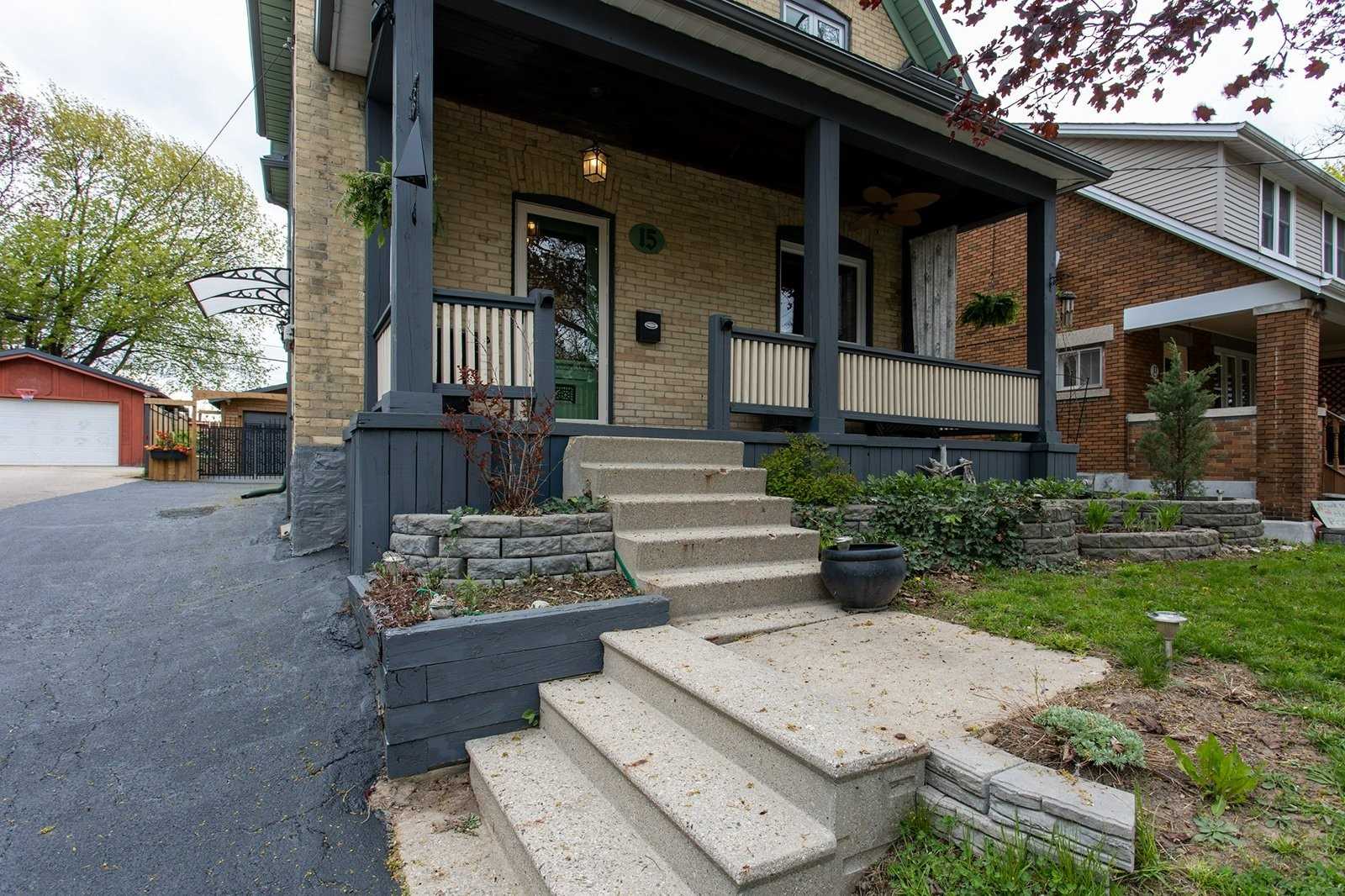 15 Rose St