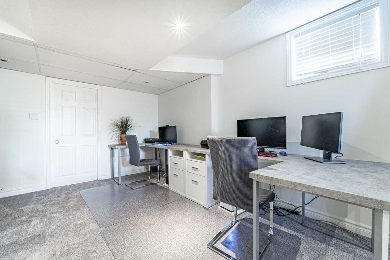 56 Newcastle Crt