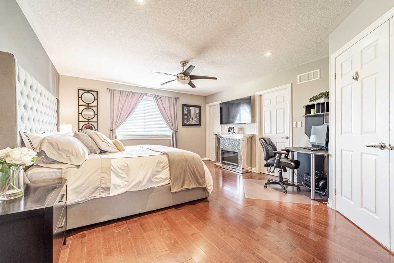 56 Newcastle Crt